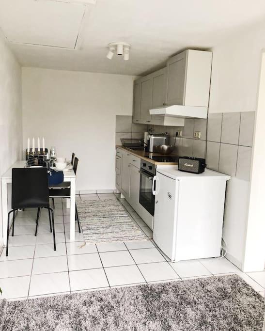 Charmante Gartenwohnung Mit Privatem Grossen Garten Apartamento Colónia